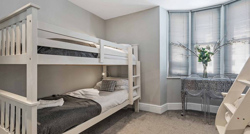 Bedroom 1 triple Bunk 2