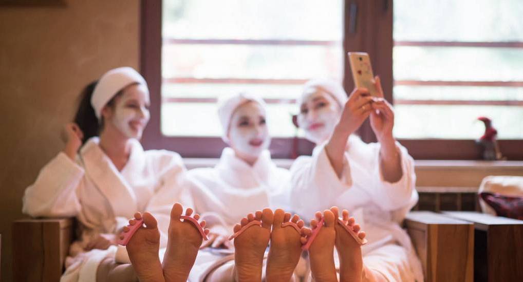 Liverpool-hen-do-package-Mobile_Pamper_Hen_Do_Weekend.jpg