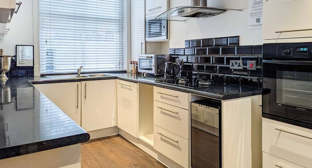 colour-house-kitchen.jpg