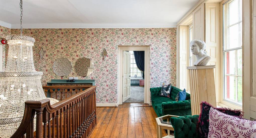 Grand Manor Luxury Party House chandelier 