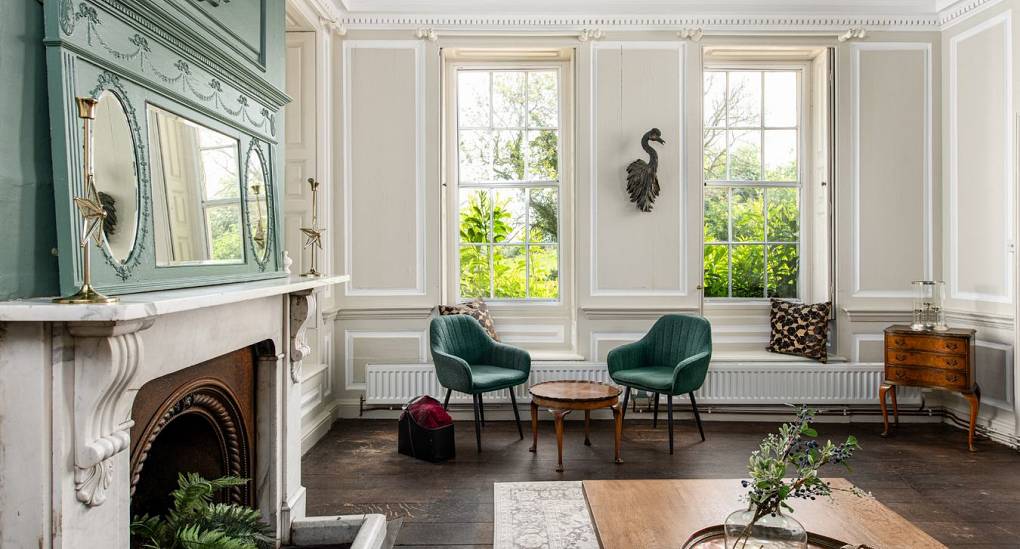 Grand Manor Luxury Party House fire place in lounge