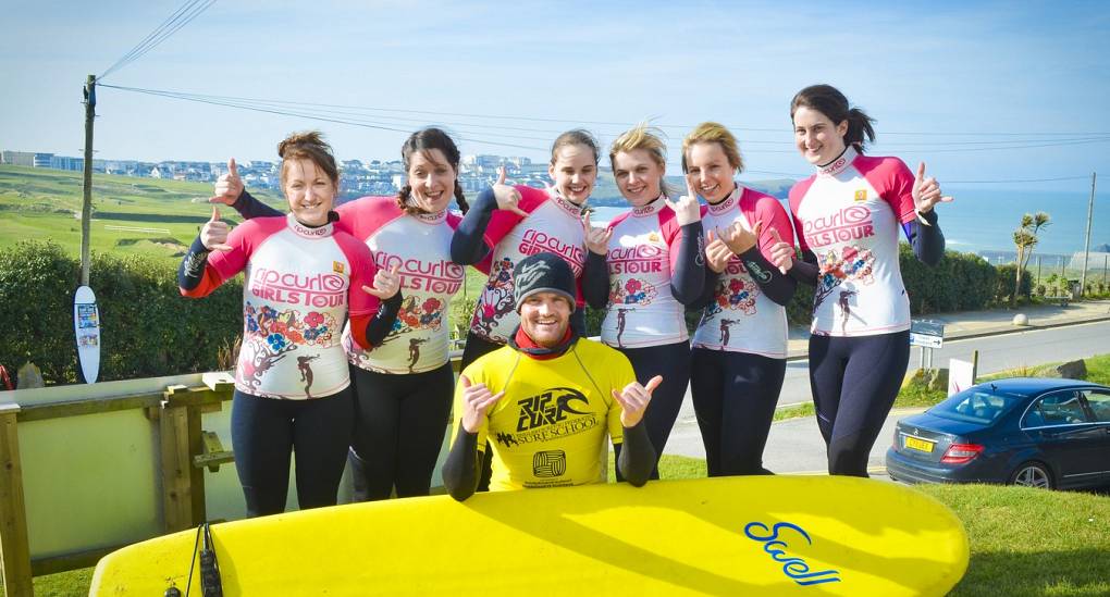 Hen do pose for pic after surf lesson