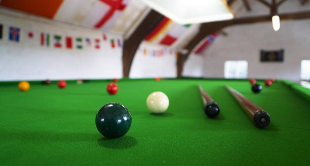 Close up fo the snooker table
