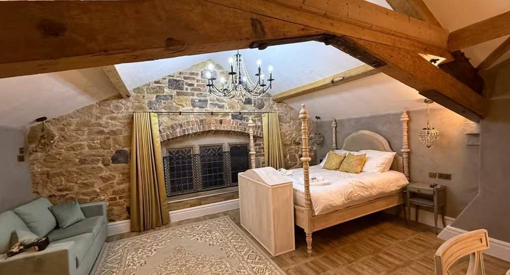 House of Dreams nr Chester double bedroom with elegant mirror for a classy hen do weekend.