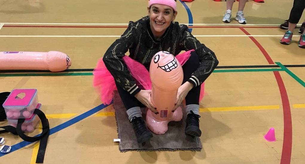 Hen playing the Olympic shames